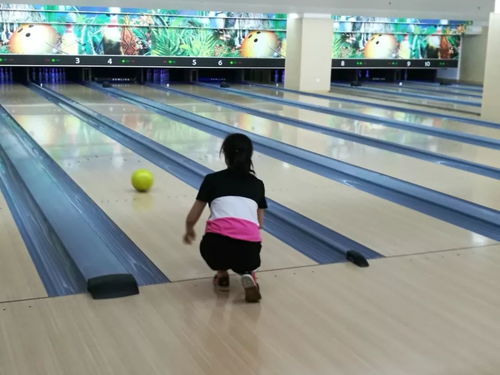 齡 動登場 強身健體 東方明珠工會舉行 迎國慶 職工保齡球比賽