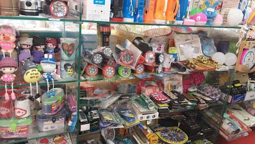 抓住百姓愛 貪便宜 的心理,賺的盆滿缽滿,最終走向衰敗